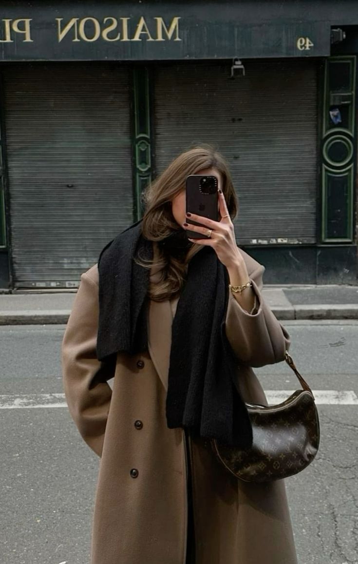 wellnessgirlera's tweet photo. getting cozy for october 🍂☕️ https://t.co/AHF1GkkDbr