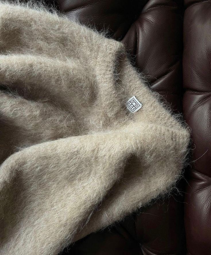 wellnessgirlera's tweet photo. getting cozy for october 🍂☕️ https://t.co/AHF1GkkDbr