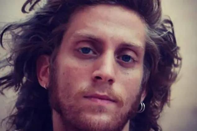 Raffa_Pi's tweet image. 🟠#GiustiziaperMarioPaciolla 

#4annisenzaMario 

È più #difficile onorare la #memoria dei senza #nome che non quella degli #uomini famosi e celebrati, ivi compresi i #poeti e i #pensatori. 
Alla memoria dei senza nome è consacrata la #costruzione #storica.

#WalterBenjamin