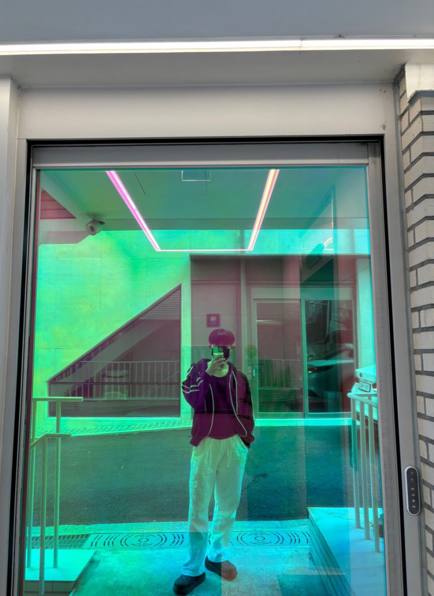 온리원오브 tweet media