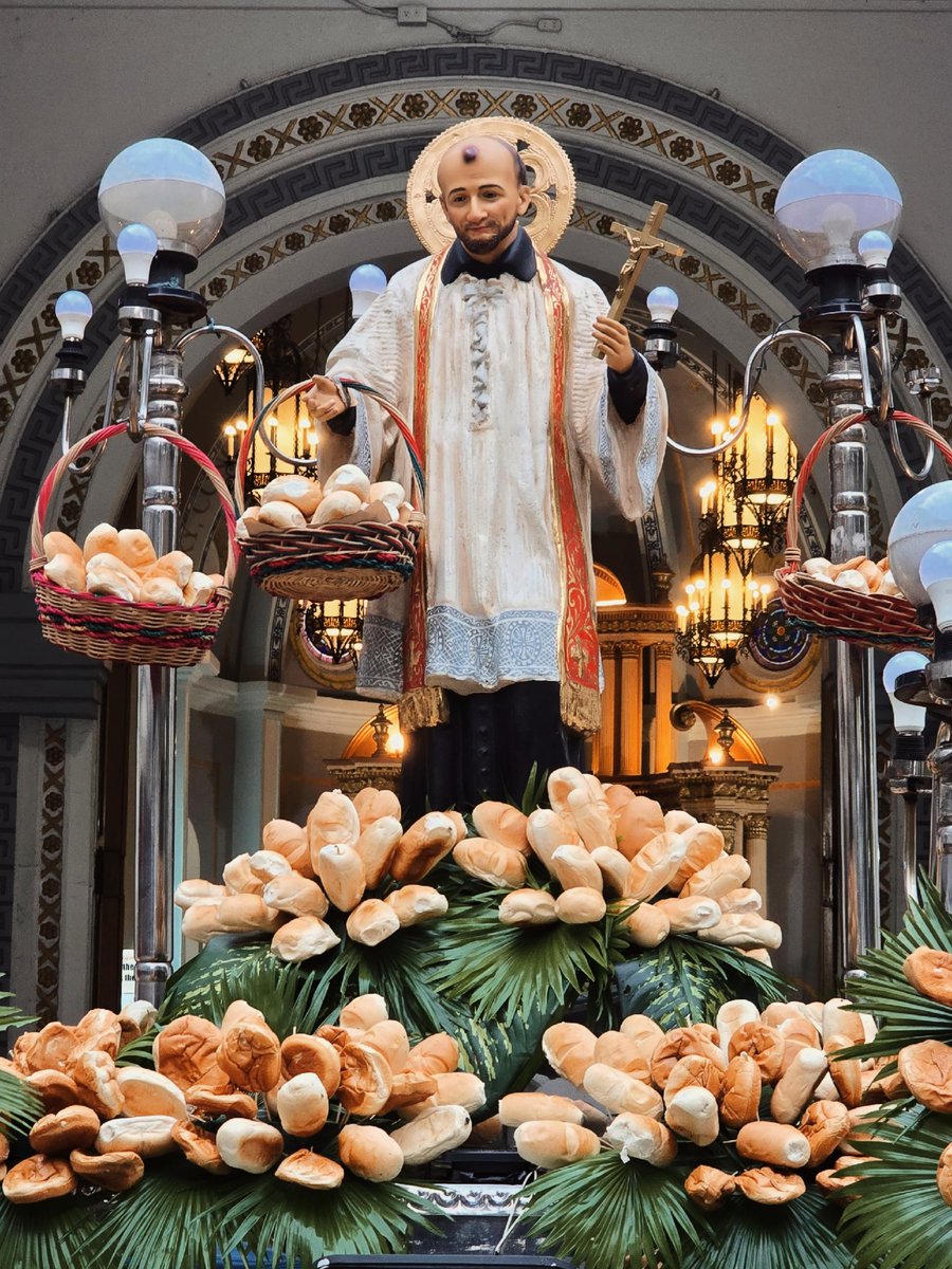 pauloMDtweets's tweet image. Today, we celebrate the memorial of the 17th century French priest Saint Vincent de Paul, who is remembered especially for his service to the poor. 

@cmmaisonmere #Vincentians #CongregationOfTheMission 

©️ St. Vincent de Paul Parish, San Marcelino, Ermita, Manila, Philippines