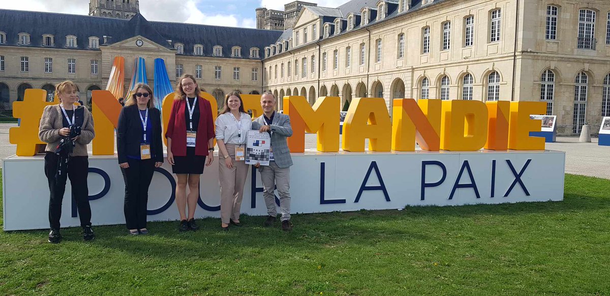 Honoured to join #NormandyForPeace with a workshop on countering disinfo as part of our <a href="/NATO/">NATO</a>-funded #FREETAD project together with <a href="/AnnaBeitane/">Anna Beitane 🇪🇺🇺🇦</a> and <a href="/mailivilson/">Maili Vilson</a> from <a href="/skytteUT/">Skytte Institute UT</a> and French experts 🇪🇪🇫🇷 Amazing to engage with 150+ students from across France and hear their voices!