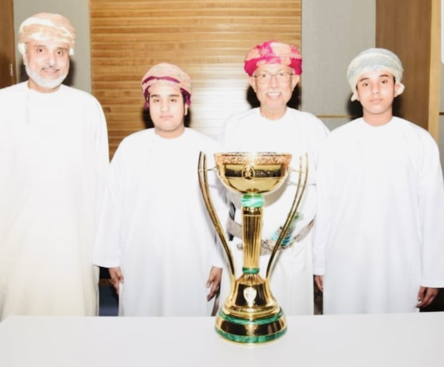 jaberalajmi5's tweet photo. 🔴 🔥الصراع يستمر بين #نادي_ظفار واتحاد القدم 

في مراسلات رسمية بينهما، نادي ظفار يرفض تسليم كأس جلالة السلطان الأصلية لاتحاد القدم حتى يقوم اتحاد القدم بتوفير 3 نسخ ( 2020, 2021, و2024) مطابقة للكأس الأصلية حسب المادة 45 من لائحة المسابقات…
حيث أكد نادي ظفار في خطاب رسمي أن الكأس المقدمة له غير مطابقة للكأس الأصلية من حيث:
♦️شعار الاتحاد غير ملون 
♦️حلقتي الرخام غير موجودة 
♦️القاعدة غير موجودة