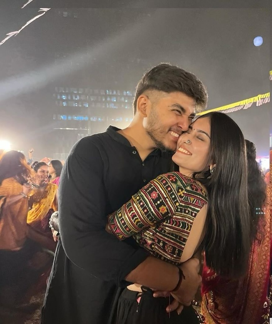 ayeyaashi's tweet photo. This could be us in this navaratri but tum to dusre religion ke ho 🫠 https://t.co/nBmf4P5NCR
