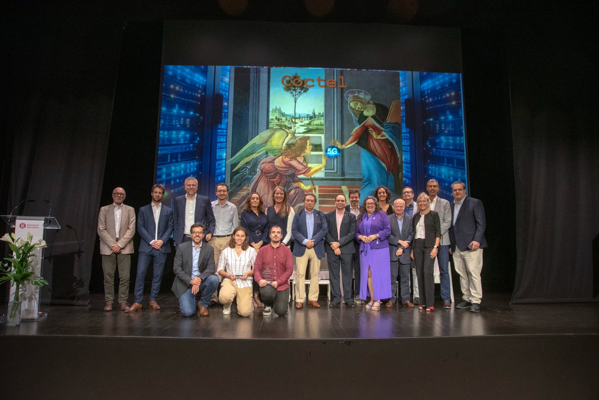 telecoscat's tweet photo. https://t.co/0QIqiyHHTB aborda la revolució que viu el sector amb l’impacte de la IA en una jornada de coneixement i networking.
El premi Sant Gabriel 2024 el va rebre Antoni Elias i el premi Talent Júnior Esteve Terradas, Júlia Alòs i Luis Contreras. 
📰: https://t.co/mxmb3DxfDE https://t.co/P0esbZMSUG