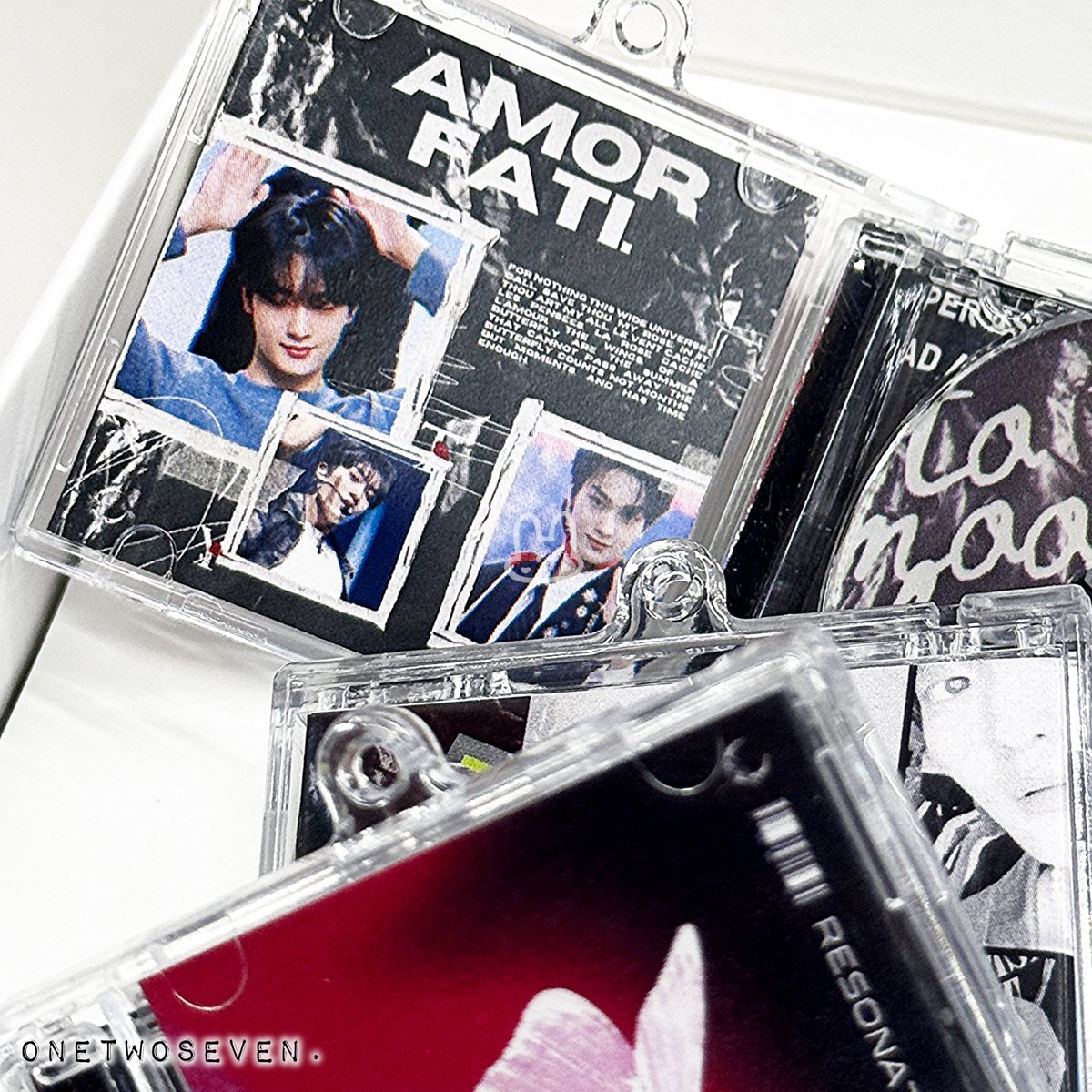 #CRAVITY #RT #크래비티 #태영

크래비티 팬콘 태그앨범 소량 나눔합니다!

🩶 9월28일,29일
🩶 첫콘, 막콘 각 10개🫶🏻
🩶 인증 : 해당 게시글 RT

👉🏻장소와 시간은 당일 타래로 공지하겠습니다:)
👉🏻이 밖에 알티 추첨을 통해 3분께 태그앨범을 드립니다!