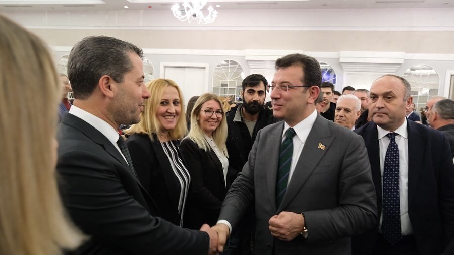 msehitoglu16's tweet photo. Belediye Başkanımız Ekrem İmamoğlu 16 milyon İstanbullunun iradesidir.Bu güne kadar olduğu gibi bundan sonrada halkımızın desteğiyle adalet yolunda asla yalnız yürümeyecektir. 
#ekremi̇mamoğlu #ibb https://t.co/Vk6tDGSH43