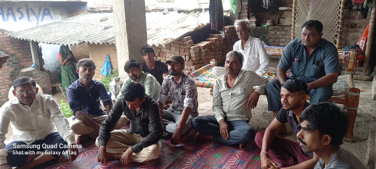 પાલીતાણાના થોરાળી ગામે ભીના તથા સુકા કચરાના યોગ્ય  અને વૈજ્ઞાનિક ઢબે નિકાલ કરવા માટે ગામ લોકોને સમજૂતી આપવામાં આવેલ.
#SBMRGujarat 
#SBMR 
#SHSGUJRAT2024