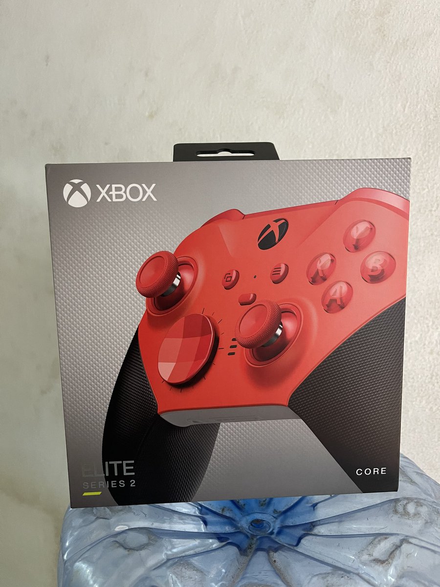 technikconnect's tweet photo. ORIGINAL XBOX CONTROLLER 
COMPATIBLE WITH:  Xbox Series X, Xbox Series S, Xbox One, Windows 10/11, Android, and iOS. https://t.co/eVR88Zc9Ov