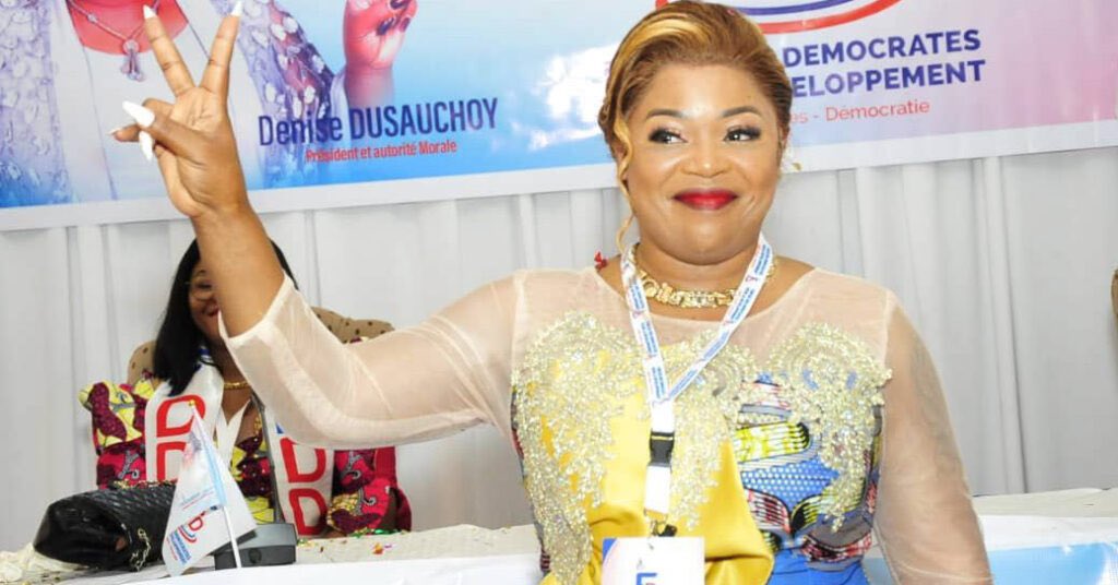 KimKimuntu's tweet image. #RDC: 🛑Exclusif | Madame Denise MUKENDI DUSAUCHOY présidente nationale du parti politique #FDD est aux arrêts à #Kinshasa. [ source sécuritaire]

Steve Wembi
