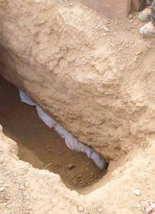 abdullah_HSS_'s tweet photo. الله المستعان كثر #الموت هذه الأيام كل يوم نفجع بخبر وفاة
أحباب لنا، وأصدقاء، وأقارب، وجيران، وأشخاص لا نعرفهم وهم بكامل عافيتهم شباب وشابات بل أن بعضهم يغرد ويتوفى بعد تغريده ��ساعات.!
"أنصح نفسي والجميع" ، بالاستعداد للموت بالتوبة وترك المعاصي والاكثار من الأعمال الصالحة وترك الدنيا قبل أن تتركنا فكم من غافل والموت يطلبه وساهٍ قد دنى اجله.
يا رب 🤲 لا تقبض أرواحنا إلا وأنت راضٍ عنا.
#يوم_Iلجمعه #ساعه_استجابه