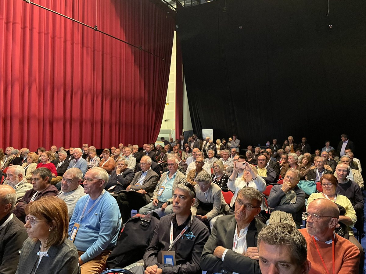 AMF_53's tweet photo. 📌🇫🇷@BalandraudJoel Vice-Président @l_amf en représentation de @davidlisnard au Congrès des #Maires des @hautesalpes à @ville_gap #AMF05
👉 Merci à @Arnaud_jm pour son accueil ➡️ L’avenir des communes rurales de montagne au coeur des échanges @ledauphine https://t.co/xd8bZugTXm
