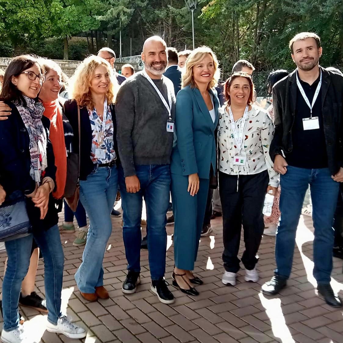 irene_adler123's tweet photo. Docentes de la red de radio escolar de Valladolid participando activamente en el #CongresoRadioNacional @educacyl @educaINTEF @cesar_marts @iestovar @IesPinarOficial @Patisukiya https://t.co/b2exZaohUU