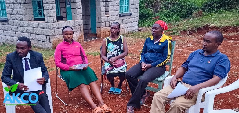 AKCO_OFFICIAL's tweet photo. The AKCO ABE WELFARE CLUB of bee farming is committed to improving and empowering the members of the community around Kiambu County.
#AKCO
#Agriculture
#Beekeeping
#LocalFarming
#EmpowermentThroughAgriculture
#GODBLESSAKCO https://t.co/0osNEnFdvo