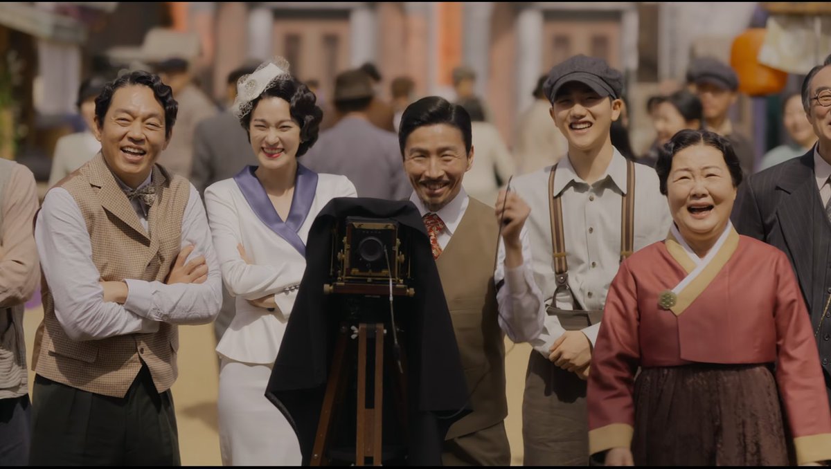 PsychoKolour's tweet photo. okay but why was this flashback sequence in Gyeongseong Creature way more funner and cute then the whole of season one, not me smiling ear to ear at this one whole scene https://t.co/Asc4pusAEf