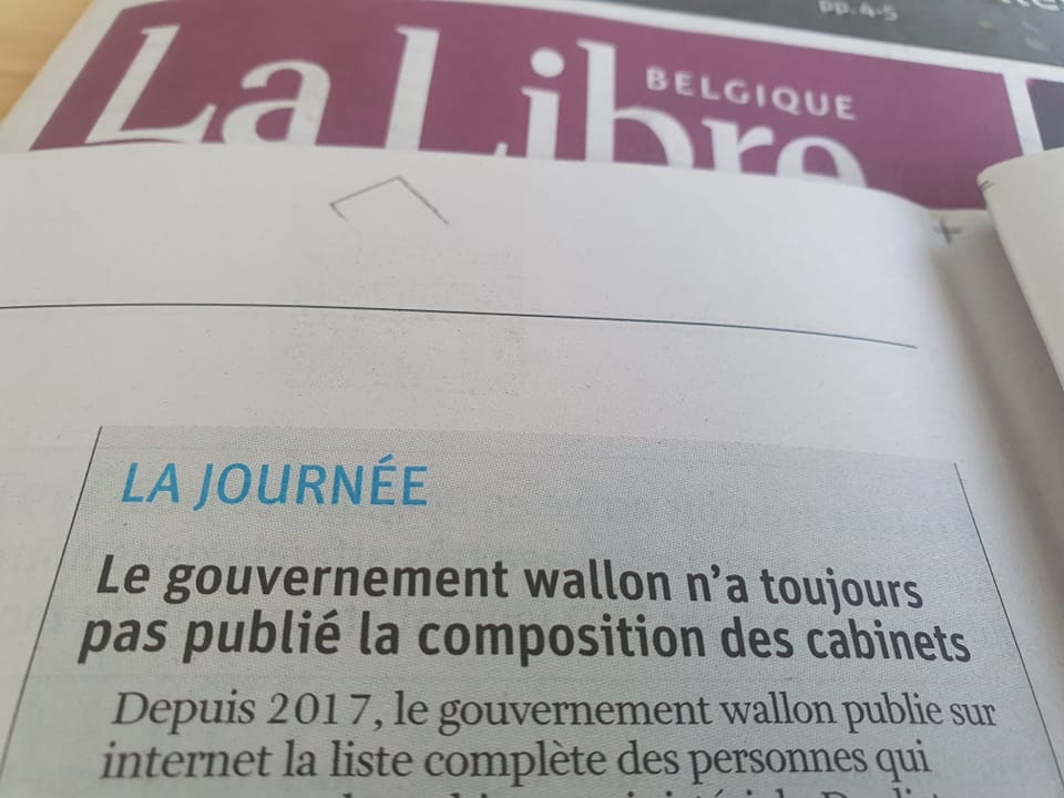 Vous voulez voir la composition des cabinets du Gouvernement wallon ou FWB, notamment pour vérifier l'absence de conflit d'intérêt ? C'est à ce jour impossible.
Plus  de deux mois après leur installation, aucune  information n'a encore été publiée sur leur composition. (1/3)