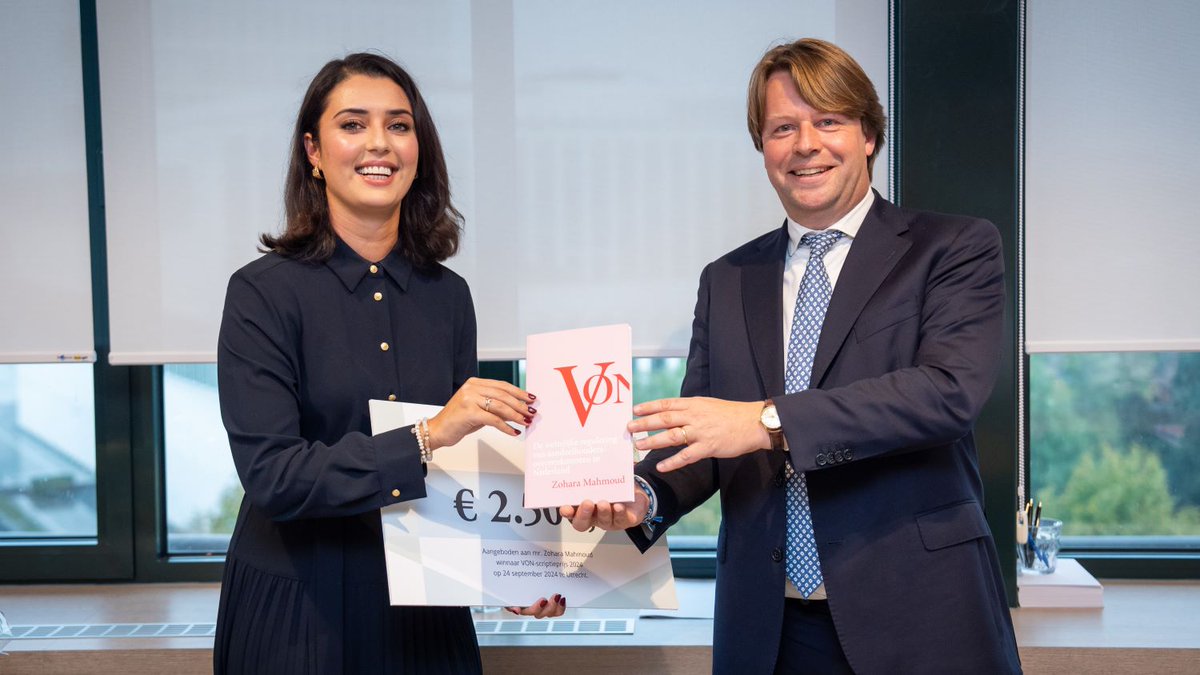 Van vluchteling uit Afghanistan tot succesvol scriptieschrijfster: die omschrijving is van toepassing op Zohara Mahmoud, winnaar van de scriptieprijs van de Vereniging Ondernemingsrechtspecialisten Notariaat #VON. 
Waarom zij heeft gewonnen, lees je hier: knb.nl/nieuwsberichte…