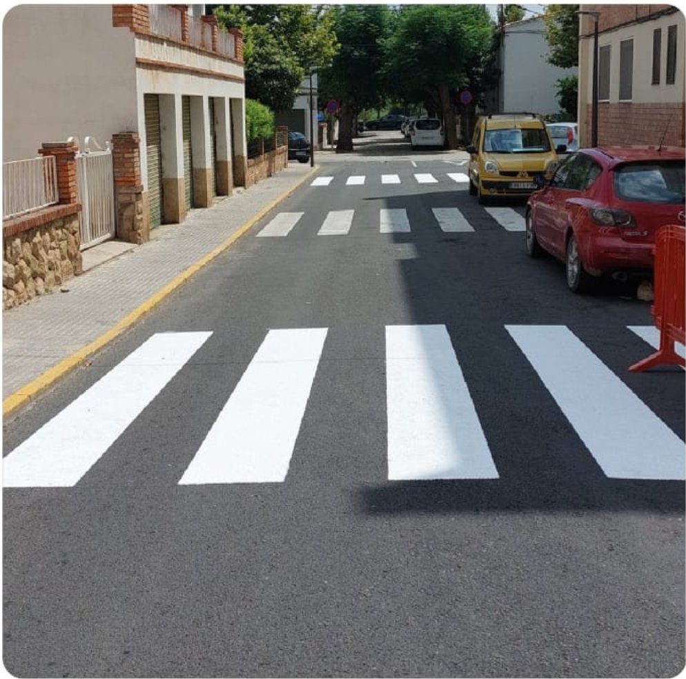 que_aurora's tweet photo. Algú sap exactament què es vol fer a la plaça del mercat?
Es veu que als ulls del nostre Gran Líder, com sempre, no som dignes de rebre informació de un projecte del poble, després ens trobem amb els fets consumats... https://t.co/OdV9oFbn5r