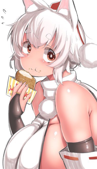 モミチキを食べるふぁみじちゃん 