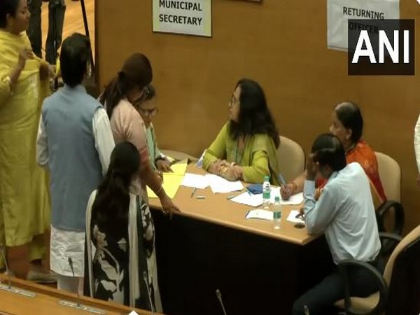 ani_digital's tweet photo. MCD standing committee election underway in Delhi, AAP stays absent

Read @ANI Story | https://t.co/Qd4C75tqKS
#MCD #StandingCommitteeElection #AAP https://t.co/ZIaxlphL7G