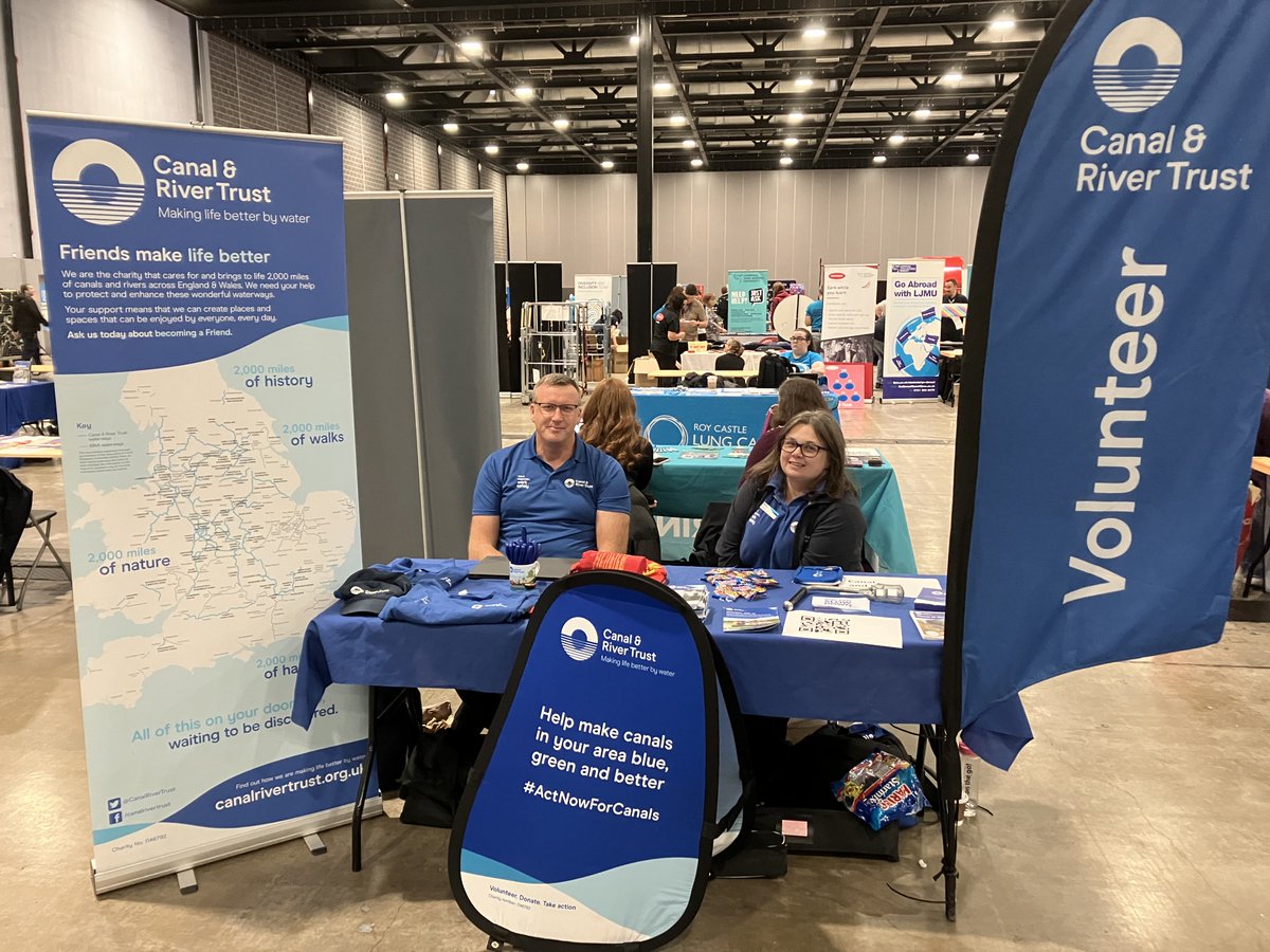 Good morning, we have two of our lovely volunteer team leaders from the Leeds and Liverpool canal, Suzanne and Mark at JMSU Liverpool today until 5pm. Feel free to come down and sign up to be a volunteer for the Trust and learn about all the benefits that come with it 😀