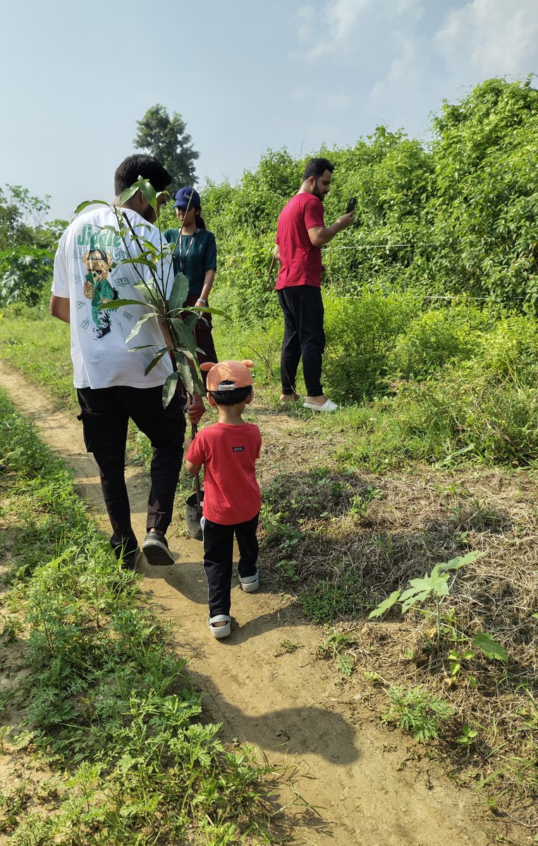 CSR_Persistent's tweet image. Growing a greener future! Our team planted 50 saplings at Abhyudaya Global Village School, supporting their agriculture-based education model. These trees will be nurtured by students, fostering sustainability and learning. 🌿💚 

#Sustainability #PersistentFoundation #CSR