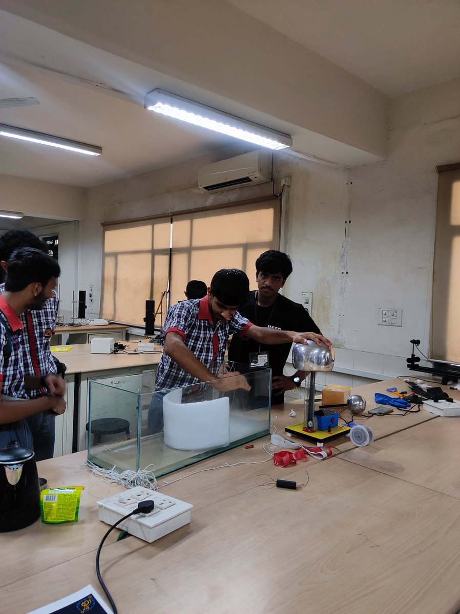 Foundation_Day_'s tweet photo. Demos at all the labs! https://t.co/EKzjbMPFTF
