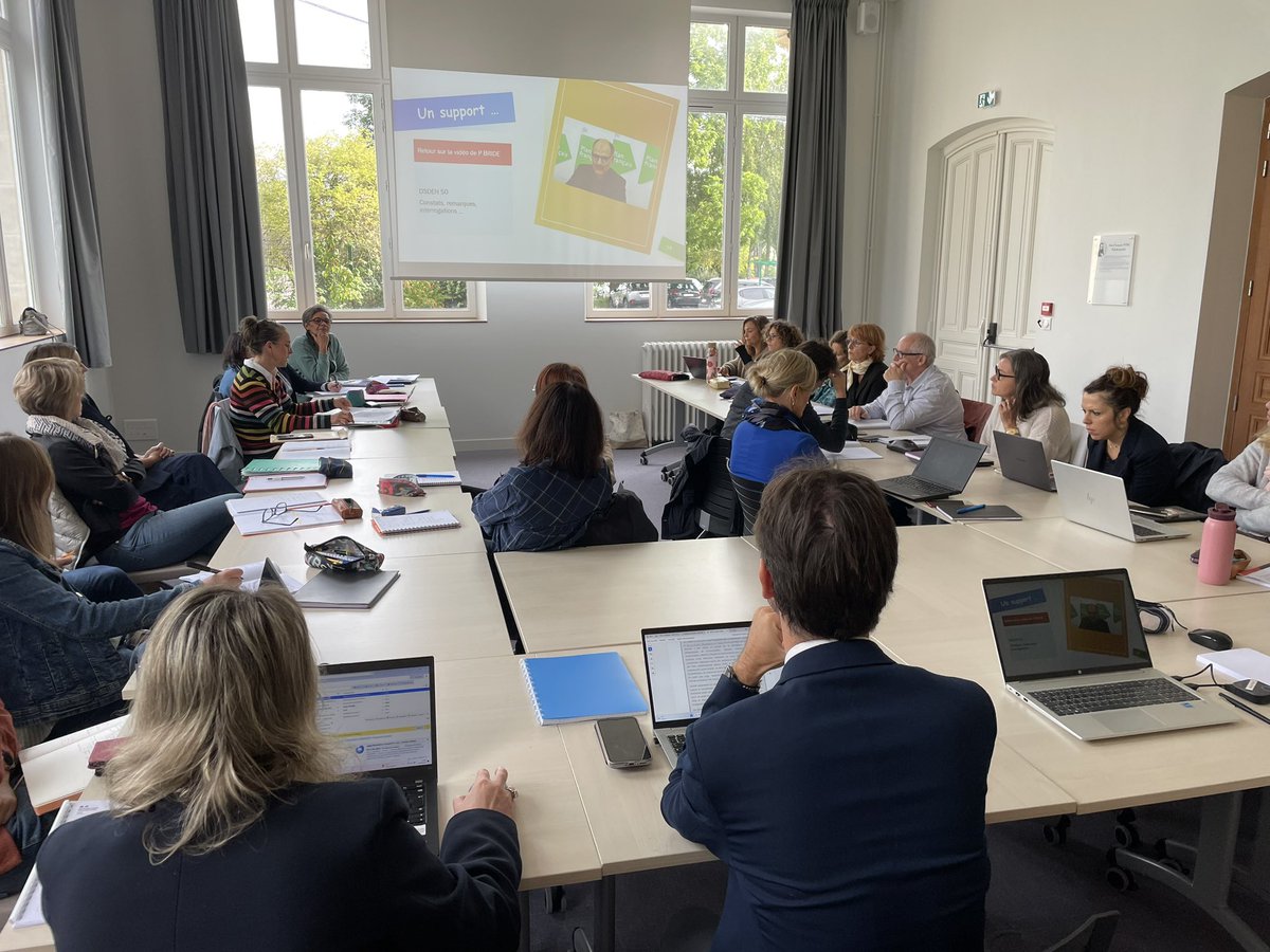 Séminaire académique <a href="/ac_normandie/">Académie de Normandie</a> à  l'attention des nouveaux référents Plan Français. Enjeux et modalités d'organisation du PF, accompagnement des constellations, posture du référent...
Des échanges riches et constructifs au service des savoirs fondamentaux.