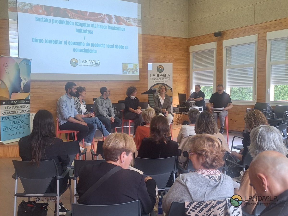 “Bertako produktuen ezagutza eta hauen kontsumoa bultzatzea” ikastaroko mahai ingurua, interesgarria!
#landaeremuasustatuz #uik