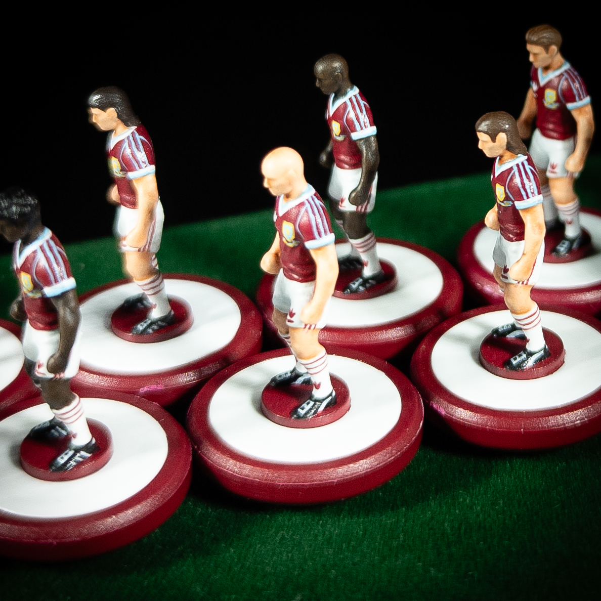 Some stills from the latest <a href="/WestHam/">West Ham United</a> team to be completed. 🎨🖌️⚒️🫧🏰

Follow me for more hand-painted #Subbuteo #Art

Figures courtesy of <a href="/MiniSoccerBuild/">Mini Soccer Builds</a>

#WHUFC #tablefootball #football #vintage #retro #hobby #miniaturepainting #boardgames #nostalgia #retrogames