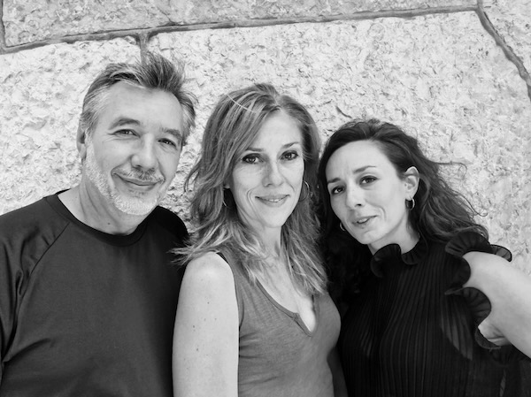 El Teatre Gaudí Barcelona obre una nova gestió artística a càrrec de la productora Buganvília amb Anna Carreño, Màrius Hernández i Gemma Deusedas, intèrprets que ja han treballat a la mateixa sala. Els fundadors Ever Blanchet i Maria Clausó fan el traspàs després de setze anys.