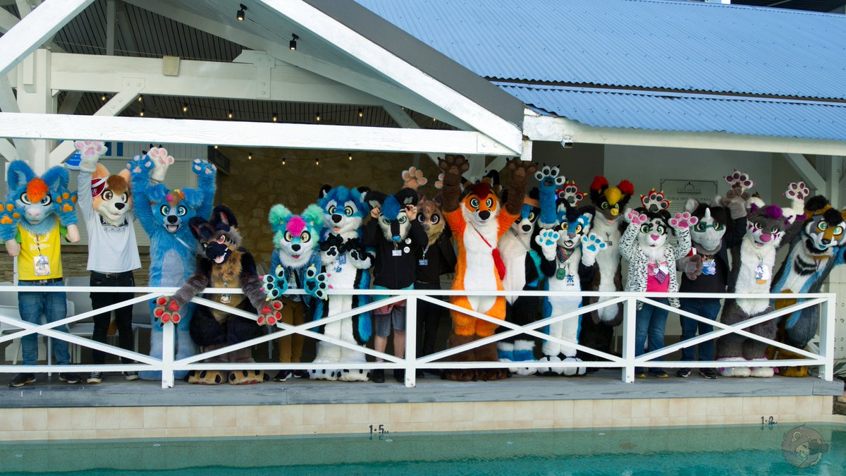 <a href="/LupeSuits/">LupeSuits</a> being adorable at #waff
Always a lovely time with the Lupes ❤️
#FursuitFriday #waff24