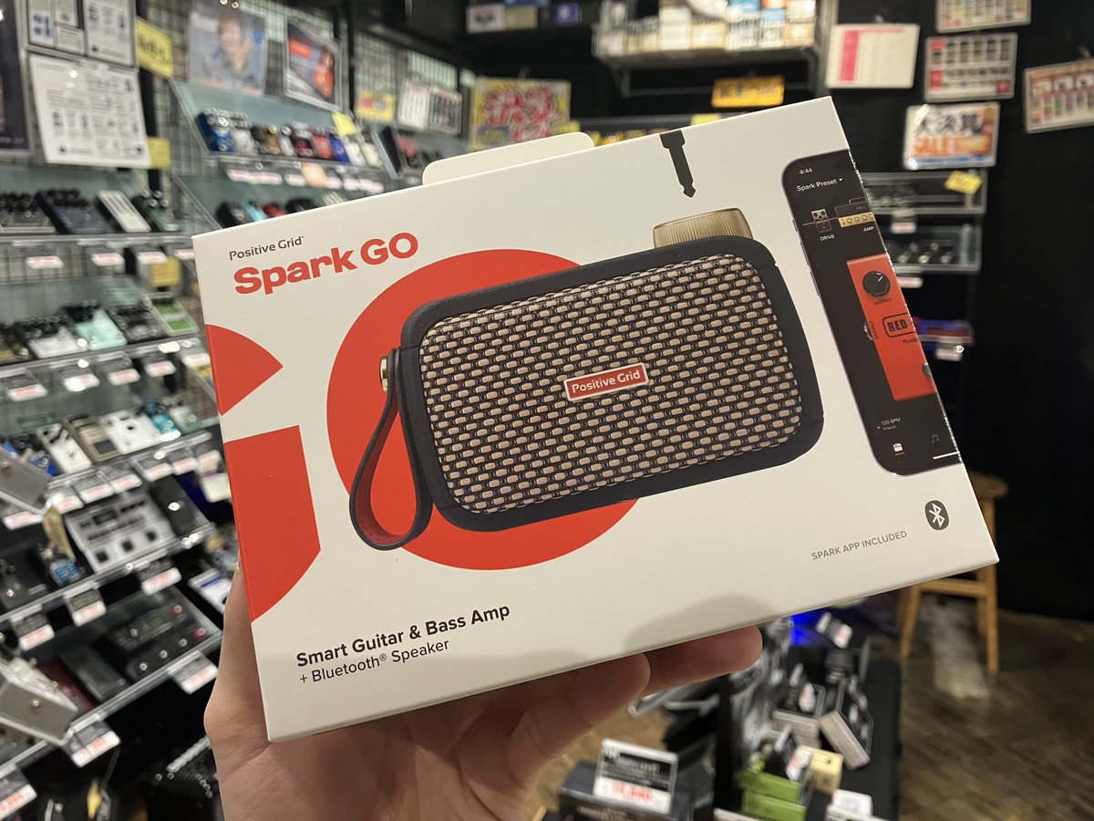 espcustomshop's tweet image. 【商品情報！】Positive Grid Spark GO

最新小型ポータブルアンプ！
ちっちゃいのに色んな事が出来て、めっちゃ音が良いんです！
バッテリー駆動なので秋の夜長にしっぽりと弾けちゃいます！

詳細・ご注文は↓
digimart.net/cat12/shop344/…
#positivegrid #sparkgo #エレキギター #ギターアンプ