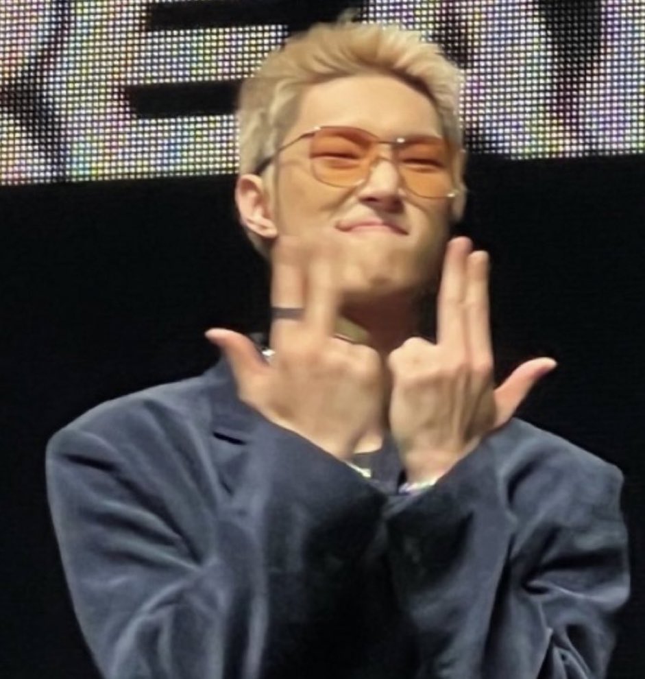 fixonmae's tweet photo. Ateez à Lyon… PROCHAINE TOURNÉE LE VÉLODROME J’Y CROIS MA GÂTÉE 🙏🏻 https://t.co/38T59omQKQ