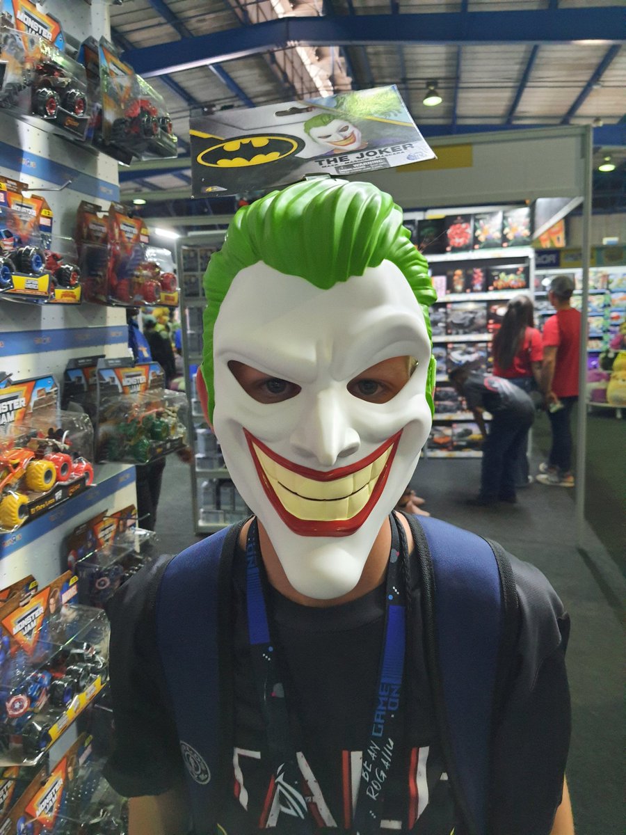 thesomethingguy's tweet photo. @toysrus_za came through for all ages. #Kidscon at @comicconafrica https://t.co/89hwQtwbqm