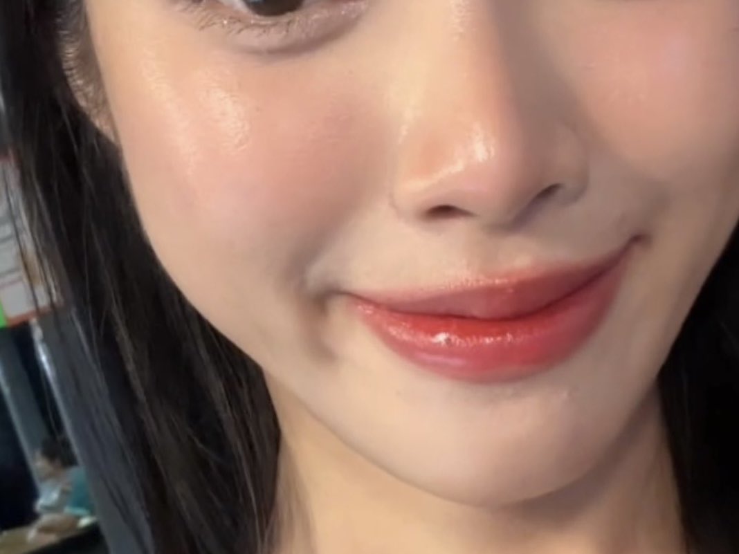 มารวมดาวคุชชั่นงานผิวที่ให้เป็น fav ของปีนี้ทั้งหมด + บอกทริคลงคุชชั่นยังไงให้หยาน้อยที่สุด เน้นปกปิดดีแต่ก็ยังผิวสวย มีทั้งสูตรโกลว,สูตรแมต เราผิวผสมใช้แล้วรอดหมดทุกตัว (ต่อในเธรด)