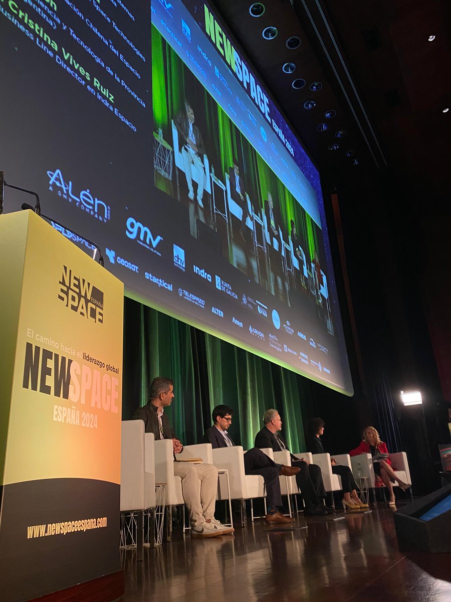 🌎 En la mesa redonda 'Una ventana al New Space Iberoamericano', moderada por Cristina Vives de Indra Espacio, se debatió la necesidad de un enfoque conjunto entre Iberoamérica y Europa. Participaron Renato Borges, Matías Campos Abad, Livio Gratton y Loreto Moraga.