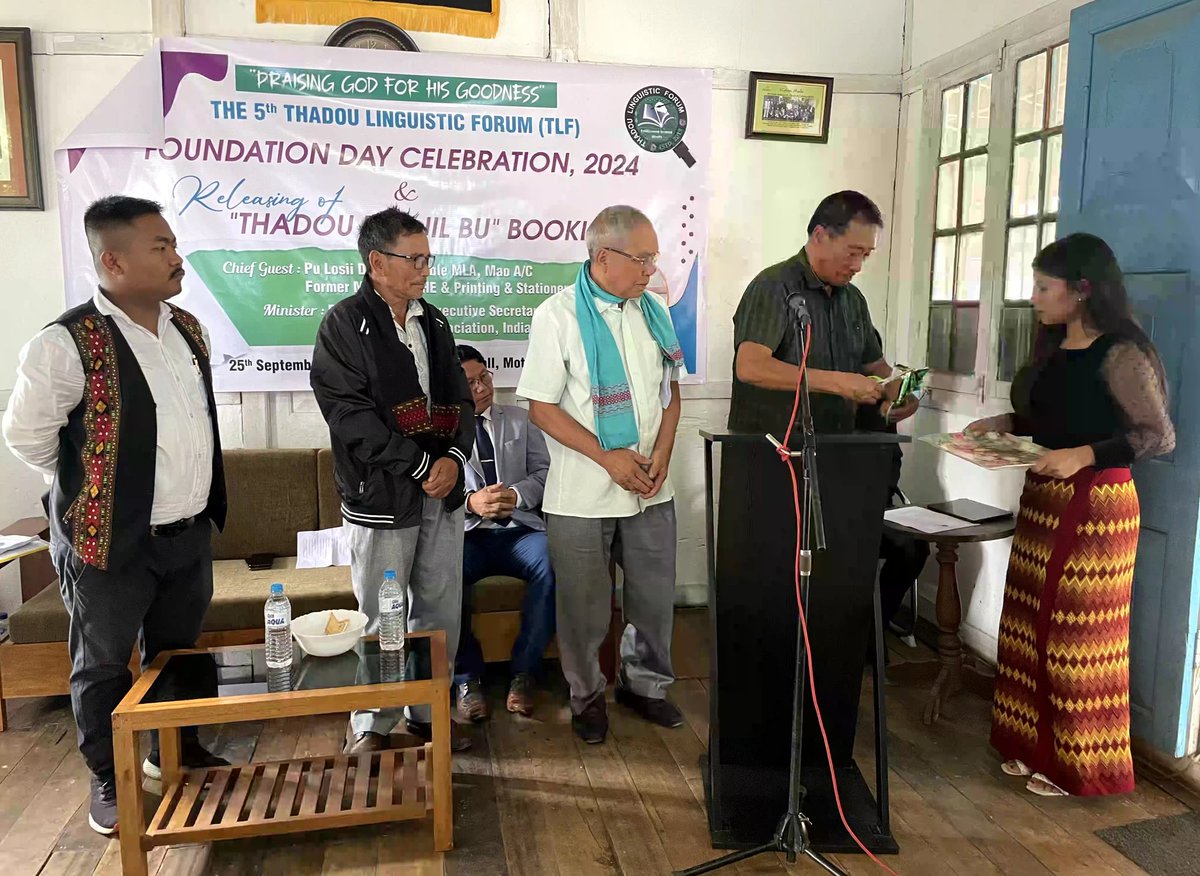 LunnLhouvum's tweet photo. Ipao uva paocheng dihlou kimang jing ho pohnatna neitah a kum-3 sung lutna TLF lamkai upahon ahin boipiu chu kipa umtah in "Thadou Paojil Bu" tin akisodoh thei tai.

Lekhabu sodohna dinga panla jouse hi pao khantouna dinga natong lenpen ahiuve.

#Vaichoi https://t.co/PBKYpZKCF7