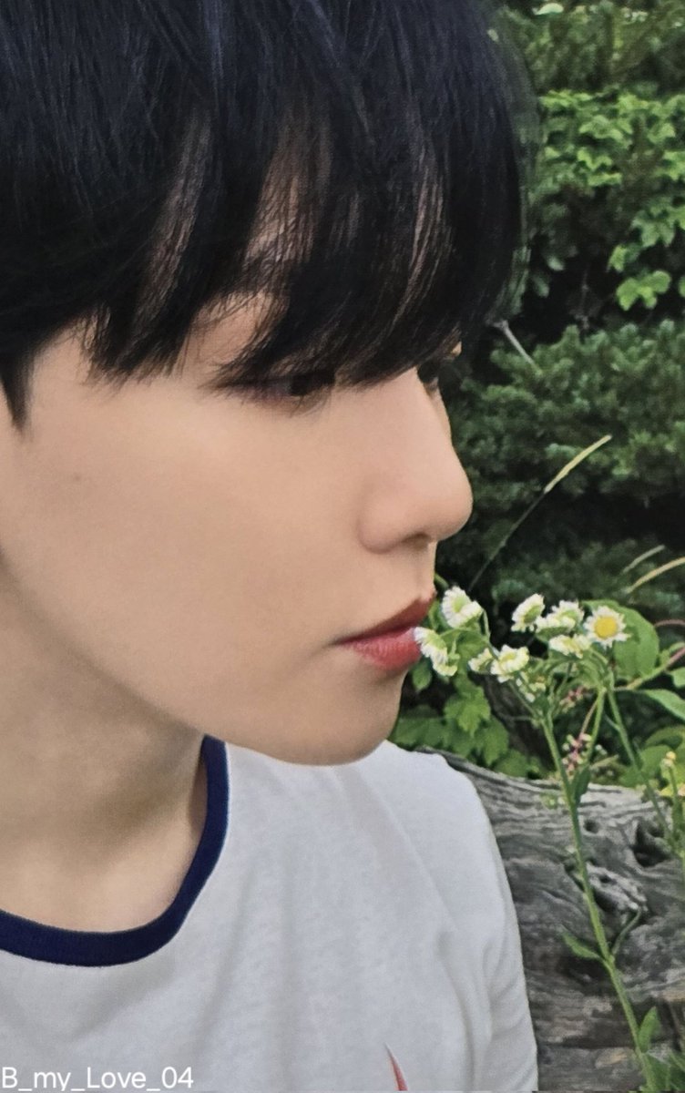 DUMBO_bh's tweet photo. 백현 헬로월드 미공포 교환 구합니다🥺
저 : 사진 속 포카 2장 (점프업)
😇 : 일단 2장 찔러주세요 !

내일 바로 GS 반택 가능해요 !

#BAEKHYUN #HelloWorld #포토카드 #양도
#photocard #파인애플슬라이스 #파슬 #폴더 https://t.co/B8dwk0m7L2