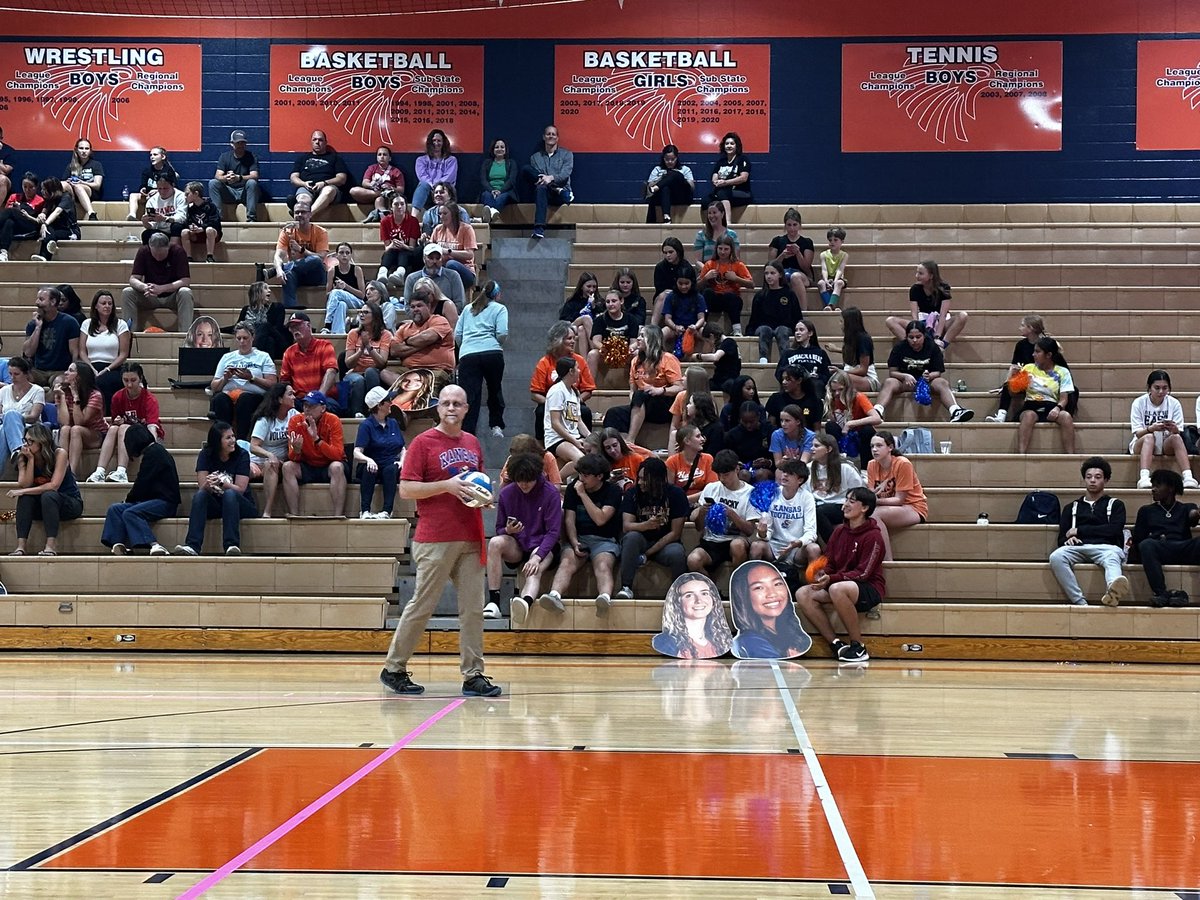 Olathe East Hawks Volleyball (@oehawksvb) on Twitter photo We have some great fans that go above and beyond, come to so many of our matches (home AND away), and cheer us on to victory! Thanks so much for supporting us! 🥰👏🏼🧡🏐💙 #superfans <a href="/OEVBboosters/">Olathe East Volleyball Boosters</a> <a href="/OEastAthletics/">Olathe East Athletics</a> We have some great fans that go above and beyond, come to so many of our matches (home AND away), and cheer us on to victory! Thanks so much for supporting us! 🥰👏🏼🧡🏐💙 #superfans <a href="/OEVBboosters/">Olathe East Volleyball Boosters</a> <a href="/OEastAthletics/">Olathe East Athletics</a>
