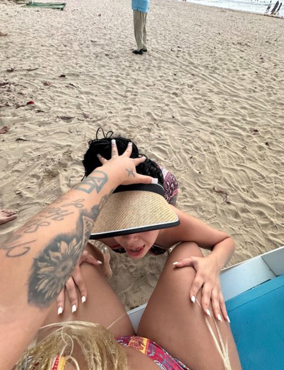 Beach Day, should i eat it😏😏
-
-
#onlyfans #latina #sellingcontent #selling #nsfw #nsfwtwt #nycmeets #nyclinks #bkmeets #bronxmeets #harlemmeets #ctmeets