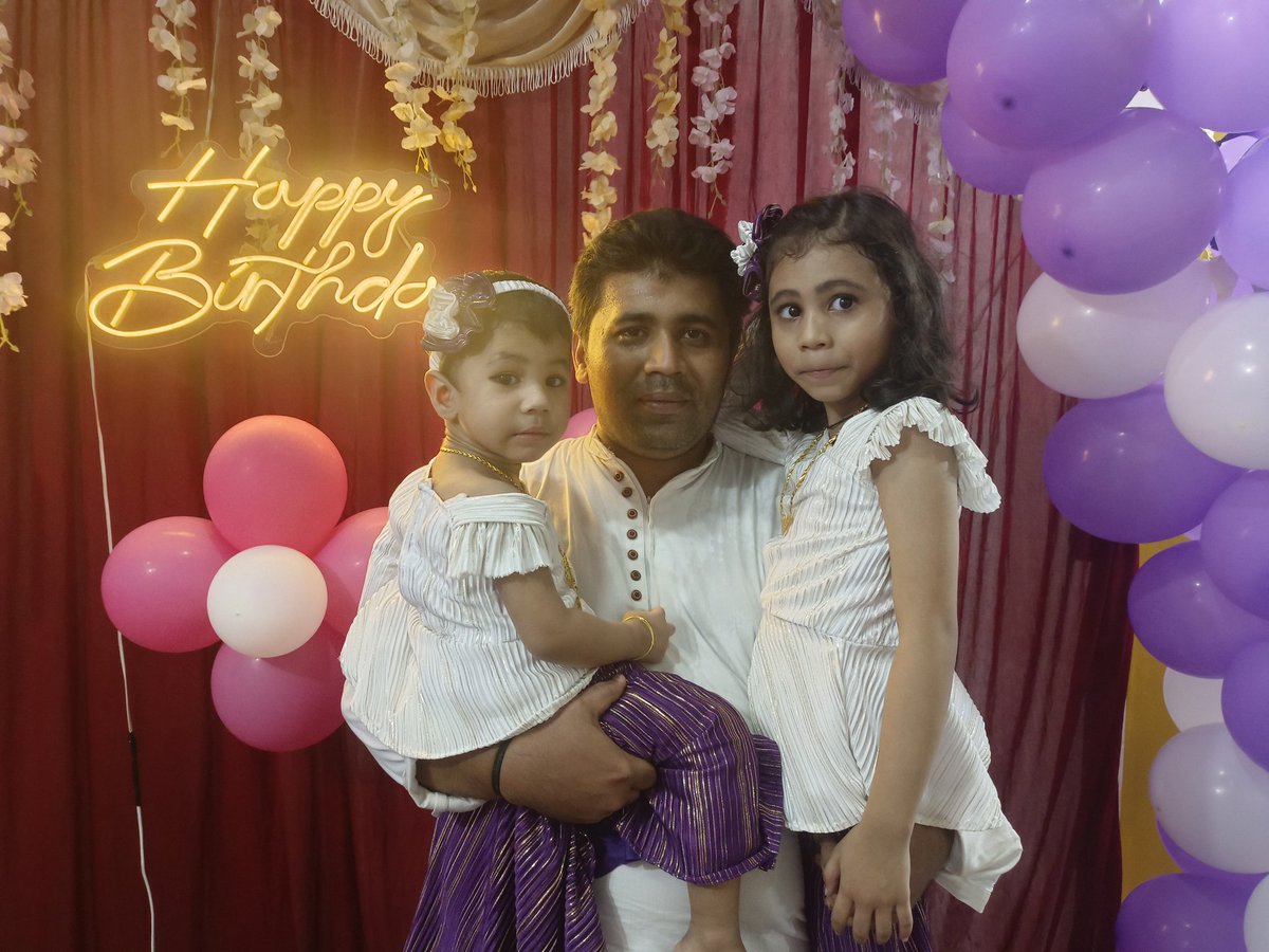 Anas_Politician's tweet photo. #HappyBirthday #Mydaughters
#Rifqa #Politician
#Saara #Administration https://t.co/KeyO0HUOgo