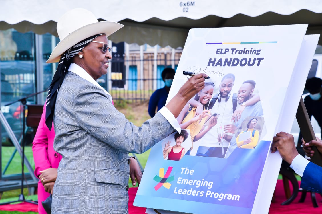UgandaMediaCent's tweet image. .@JanetMuseveni: Please remember the great investment your parents, guardians and the Government, have put into your education this far and the immense expectations they have in each one of you | #ELPLaunch | #EmergingLeadersProgram