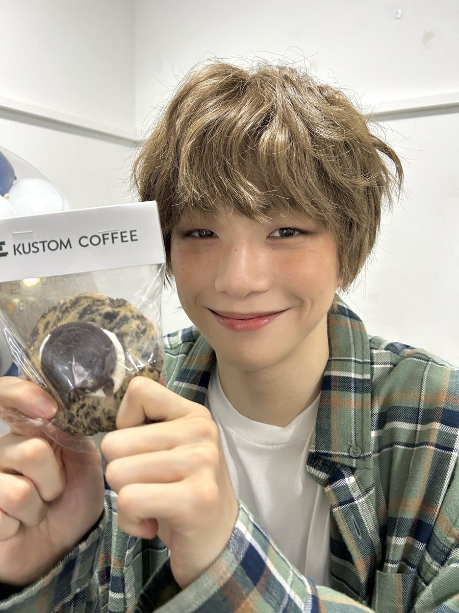 kd_officialx's tweet photo. [📸] 240927 <뮤직뱅크> 완료🤓

#강다니엘 #KANGDANIEL
#ACT #Electric_Shock https://t.co/rzcFwlhkkm
