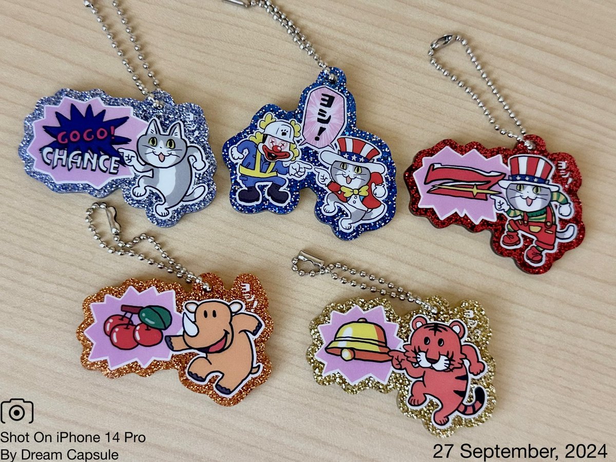 🌟新入荷ガチャ商品プレゼントCP🌟

存在感ヨシ！夢のコラボアクキーが登場！
「仕事猫×ジャグラー きらきらアクリルキーホルダー」

フォロー&amp;RP(RT)していただいた方の中から抽選で2名様に全5種セットをプレゼント🎁
ドリカプへの入荷日とキャンペーン詳細は↓

#ドリームカプセル #ガチャ専門店