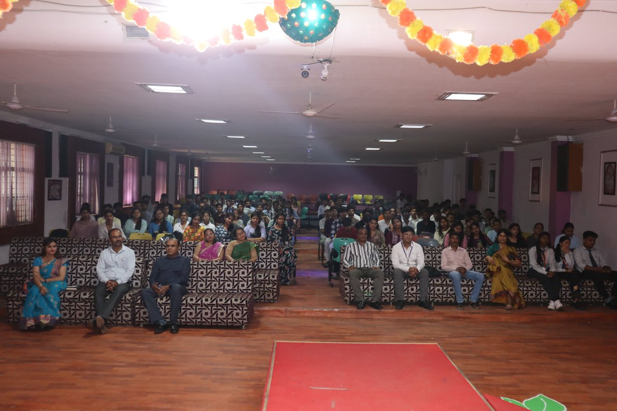 NRIGroupIndia's tweet photo. The Orientation Program at NRI Group of Institutions for BBA & MBA 1st Year Students.
#MBAOrientation #BBAOrientation #OrientationDay #ManagementStudies #NewBeginnings #FutureLeaders #MBALife #BBALife #BBA #MBA #College #Bhopal #MadhyaPradesh #NRIGroupIndia https://t.co/dP1A8eNfXD