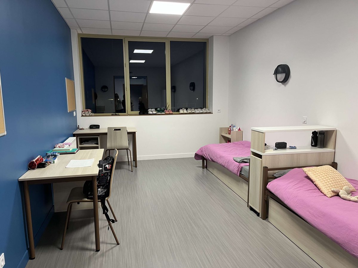 GrrrYann's tweet photo. Ouvert rentrée 2021, l’internat @CampusEduc27 unique dans le département @EureenNormandie affiche à nouveau COMPLET cette année. 
30 élèves motivés au sein de l’internat d’excellence, soutenus par des équipes engagées🦾🙏🏻👏🏻🫱🏼‍🫲🏾

@ac_normandie @MoncadaFra @Fmarchand_27 @Merlin_Mikl https://t.co/zN28FVGhGW