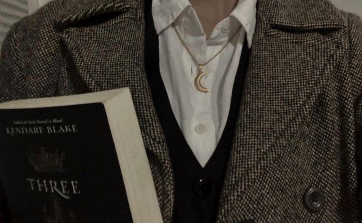 AcademiaDreams's tweet image. “You can never be overdressed or overeducated.”

— Oscar Wilde