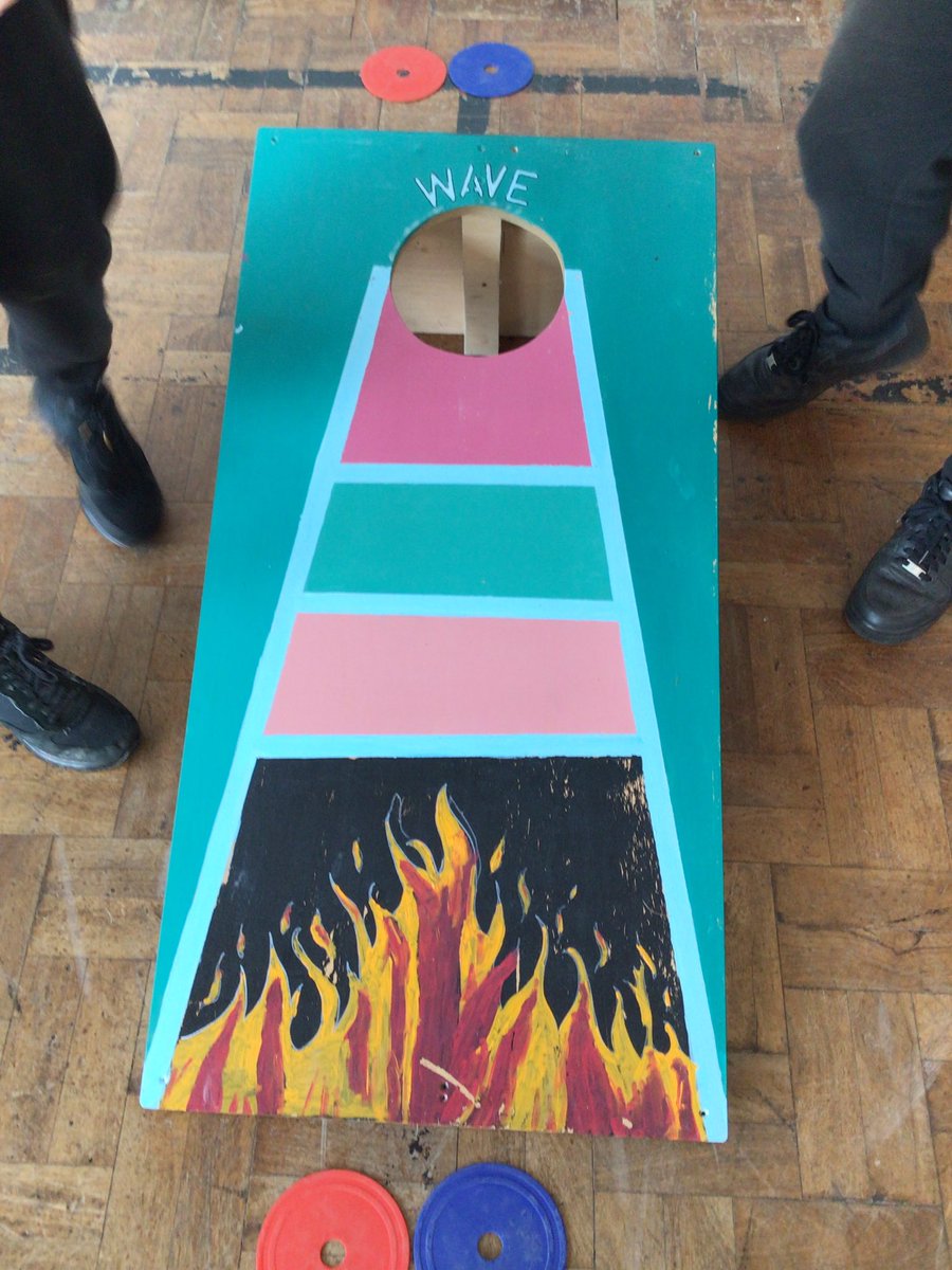 CaradonAPA's tweet image. Caradon secondary students have built and decorated their own @iplaycornhole boards during DT. The first game in year 11 PE saw the blue team sneak a comeback in a tight game! #Cornhole #ThisIsAP