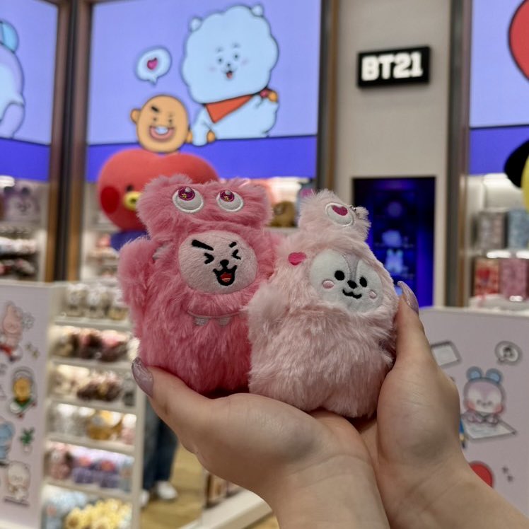 渋谷ストア1FにBT21のハロウィン商品が登場👻🧡 近くにいるみんな